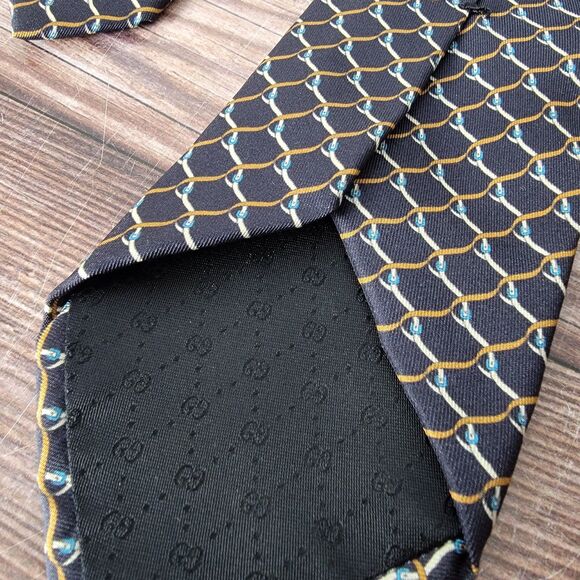 Gucci Mens Neck Tie 100% Silk Made In Italy W-3.25" x L-61" (Flaw, See Pics) - Picture 2 of 11